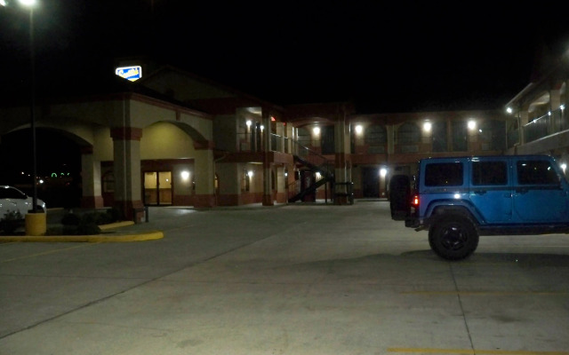 Scottish Inn & Suites