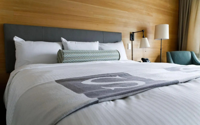 Sproat Lake Landing Resort