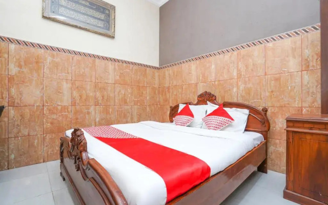 OYO 2715 Hotel Madinah Syariah