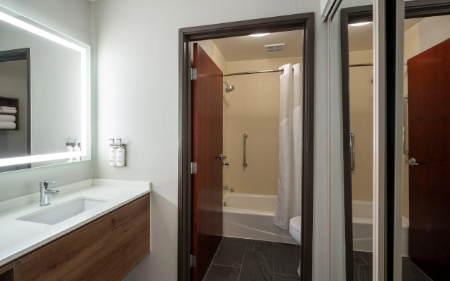 Staybridge Suites West Des Moines by IHG