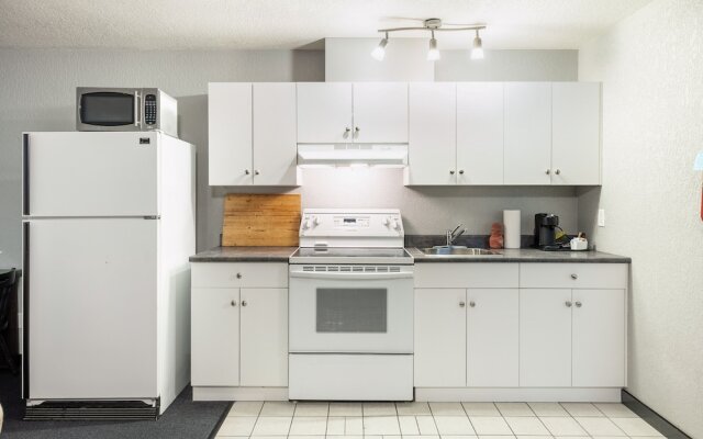 The Bulldog Hotel Silver Star