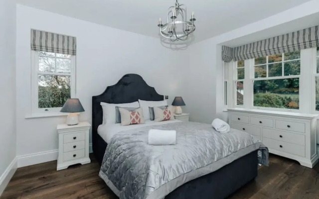 Woodvale Retreat - Sleeps 20