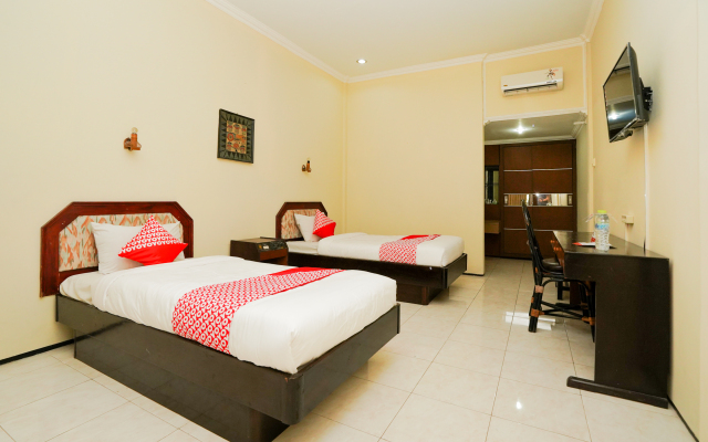 OYO 1652 Hotel Tampiarto