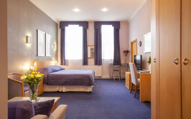 Large Central Spacious Studio Apartment With High Ceilings