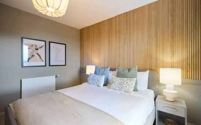 The Enfield Sanctuary - Modern 1bdr Flat With Balcony