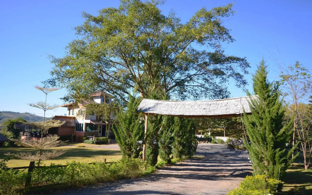 Sainamtok Resort