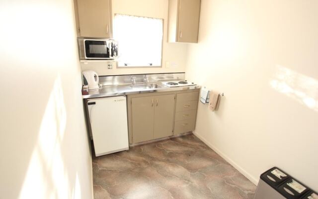 Townhouse Motel