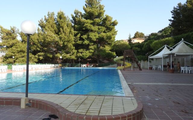 Terrazza Golden Hill