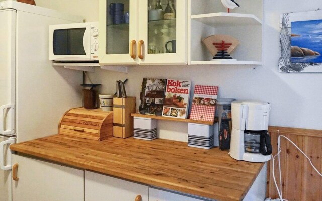 6 Person Holiday Home in Skärhamn