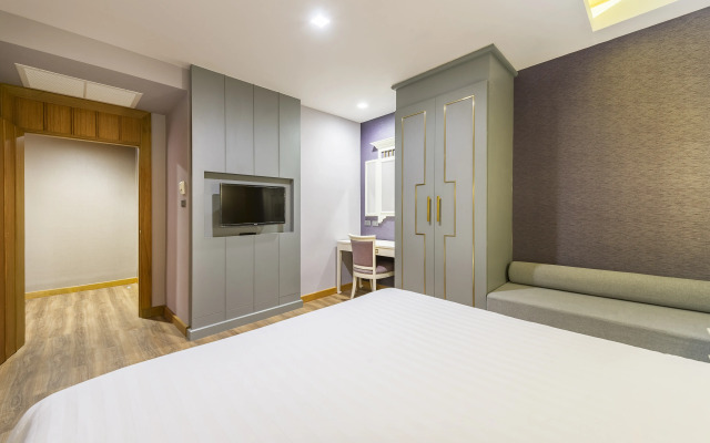 Royal Rattanakosin Hotel