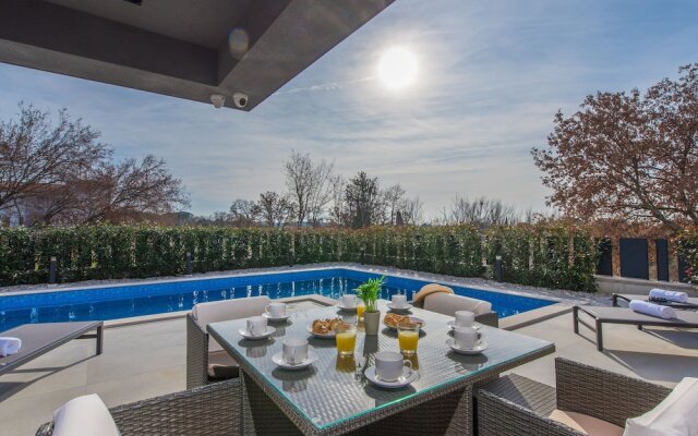 Modern Luxurious Villa With Sauna, Jacuzzi and Private Swimming Pool Near Porec