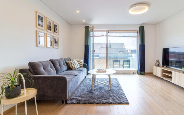 Center Apt, Covered Parking, Balcony, By Cohost