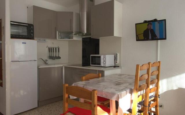 Appartement Balaruc-les-Bains, 1 pièce, 4 personnes - FR-1-553-101