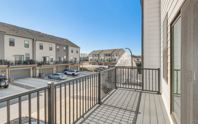 2 Mi to Dtwn Frederick: Updated Townhome