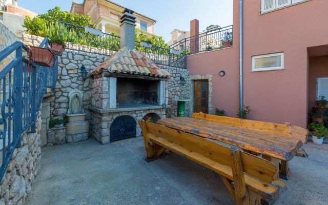 Apartment Tomica - open pool: A4 dvoetažni Novi Vinodolski, Riviera Crikvenica