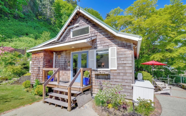 Waterfront Gem w/ 2 Patios on Camano Island