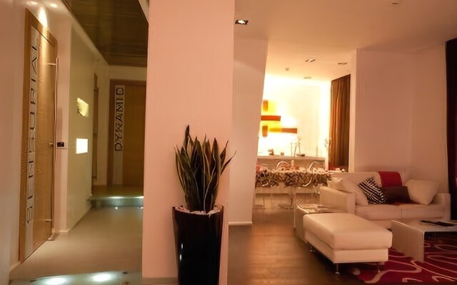 Face to Face House - Guest House