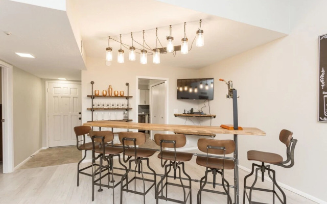 Speakeasy Condo 2 Bedroom By Casago