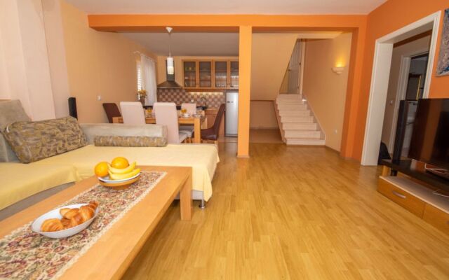 Apartment Dejan Seefeld in Tirol 33060