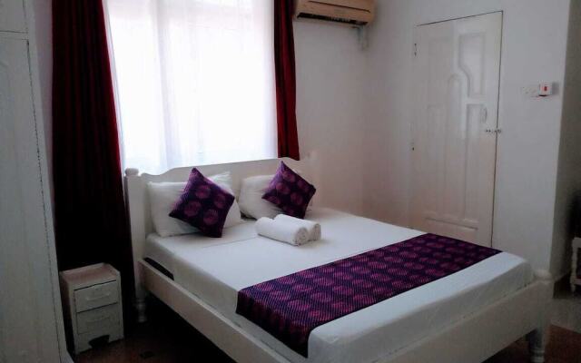 Lux Suites Bustani studio Apartments