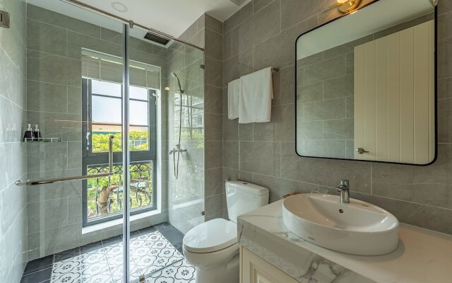 Golden Sun Apartment & Hotel