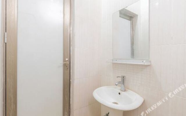 Huixiang Hotel (Haikou High-speed railway East station Wuyue Plaza store)