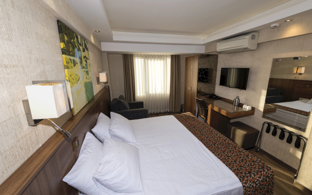 BGuest Hotel & Residence