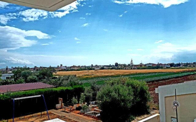 Stunning Spacious 2-bed Apartment in Liopetri