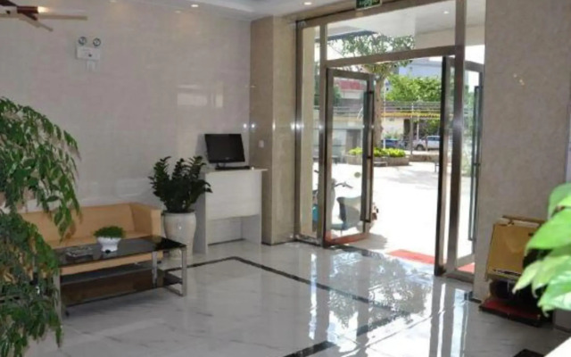 Fairyland Hotel (Menghai Passenger Terminal)