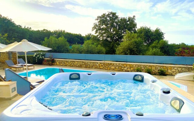 Deluxe Villa Ianthos - Outdoor Hot Tub & Kids Pool