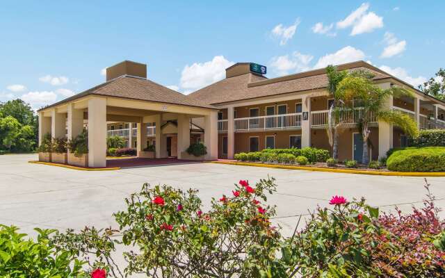 Suburban Studios Hotel Kingsland Near I-95