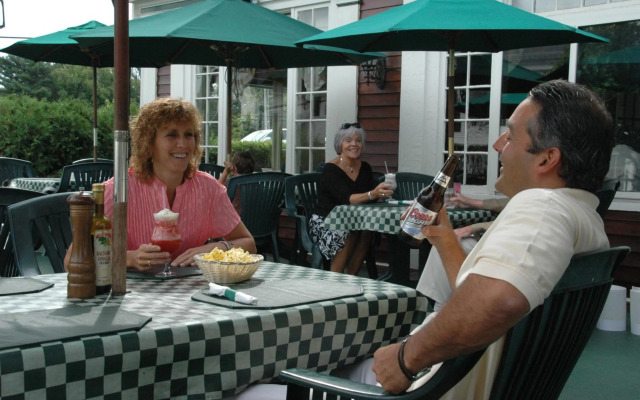 Lamie's Inn and The Old Salt Restaurant