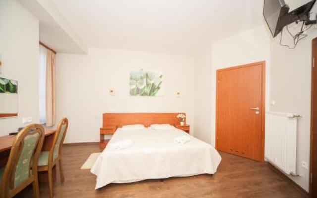 Hotel Ada