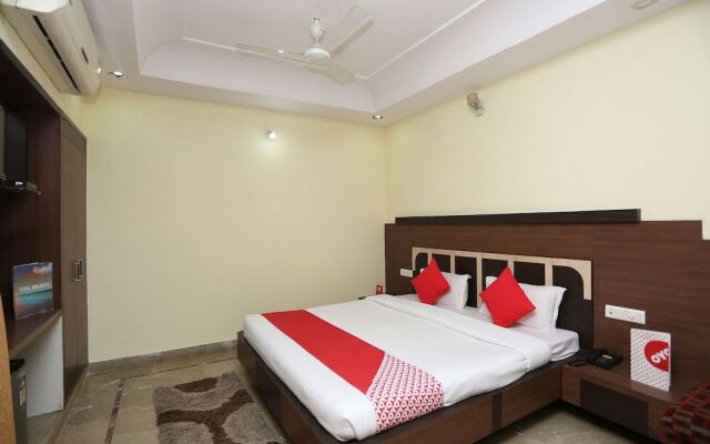 OYO 8625 Yogendra Residency