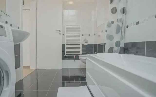 CN2i Luxury Accommodation Traian