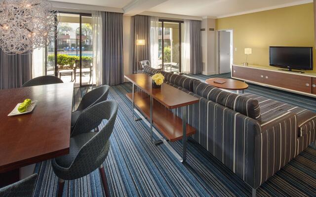 Doubletree by Hilton Newark - Fremont