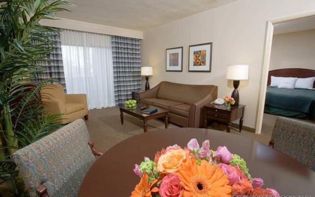 DoubleTree Suites by Hilton Charlotte - SouthPark