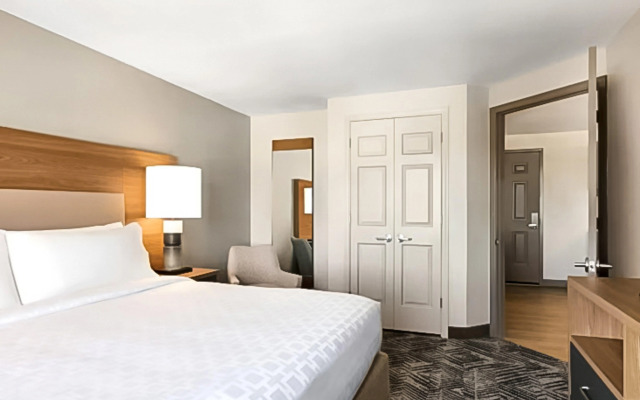 Candlewood Suites Champaign-Urbana University Area by IHG