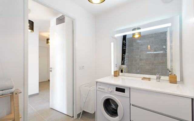 Accommodation with Parking near Paris