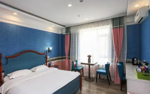 California Journey Holiday Inn (FAW Wuyue Plaza)