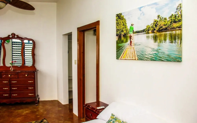 Sunshine Lodge- Your Home Away From Home