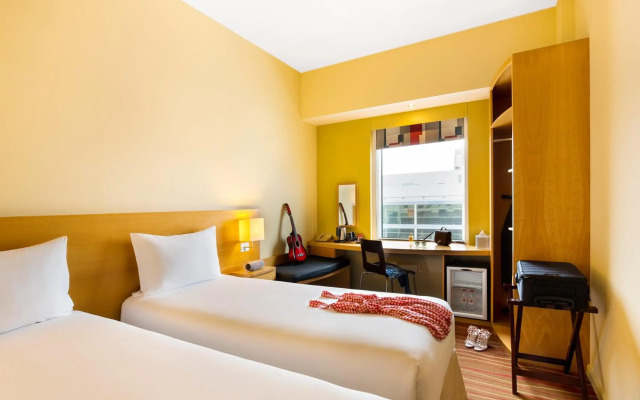 Hotel ibis Al Rigga