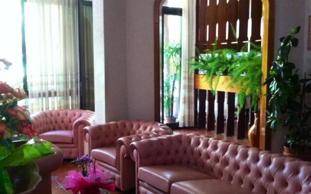 Hotel Lariana BB