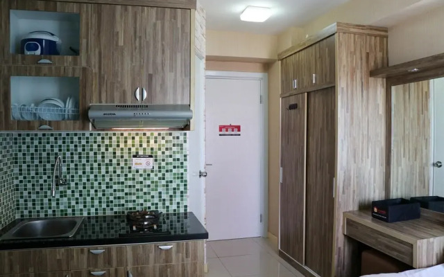 Nice And Strategic Studio At Green Pramuka Apartment