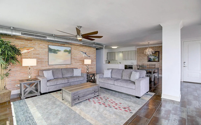 Channelview 211