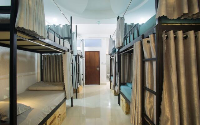 Carisbay Hostel