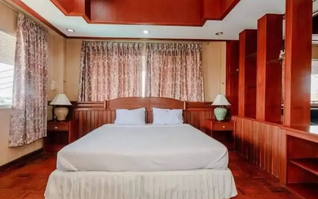 Sabai Hotel Lopburi