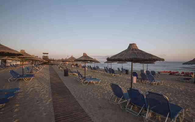 Anissa Beach & Village Resort