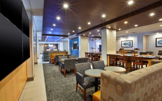 Holiday Inn I 64 West End