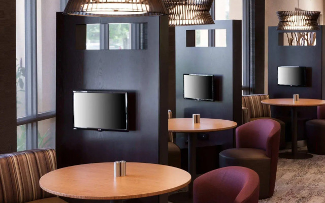 Courtyard by Marriott Miami at Dolphin Mall